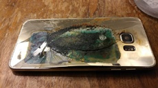 Еще один флагман компании Samsung загорелся