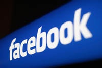 Французы устроили акцию против запрета наготы в Facebook