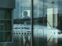 Сноуден попросил убежища у 20 стран