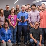 Акционеры Apple потребовали увеличить этническое разнообразие в руководстве компании