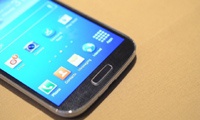 Samsung Galaxy S4 бьет рекорды популярности