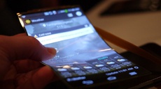 Концепт гибкого смартфона-браслета от LG