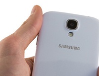 Samsung: в пластике нет ничего плохого, наши смартфоны выглядят премиально