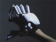 Перчатки Dexmo позволят взаимодействовать с объектами в виртуальной реальности