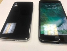Юбилейный iPhone 8 выглядит как смартфон из будущего рядом с iPhone 7 Plus