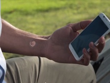 "Умная" татуировка разблокирует смартфон
