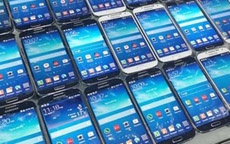 Продажи смартфонов выросли на 7% благодаря "середнячкам"