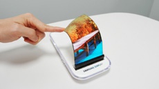 Samsung патентует футуристический смартфон-раскладушку с гибким дисплеем