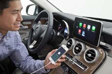 Mercedes-Benz и Volvo отложили выход автомобилей с поддержкой CarPlay до 2015 года