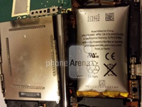 Американец пожаловался на «вспухший» аккумулятор iPhone 3GS