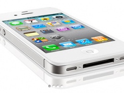 iPhone 4S вышел в продажу в России - ажиотажа нет