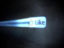 Парень собрал 1000 лайков, чтоб не убирать елку