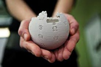 Пожертвования Wikipedia уходят «на путешествия и высокие зарплаты руководства»