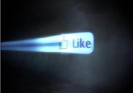 Парень собрал 1000 лайков, чтоб не убирать елку