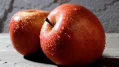 Австралийке вместо iPhone продали обычные яблоки