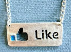 Украинка обещает показать грудь в обмен на 10 тысяч "лайков"