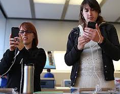 Пользователи дорожат смартфонами, но защищают их недостаточно