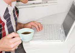 Украинцы стали больше смотреть ТВ и сидеть в интернете