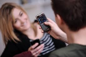 Доходы мобильных операторов за январь сократились на 6,7%