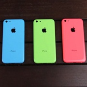 Опубликованы фотографии материнской платы iPhone 5C