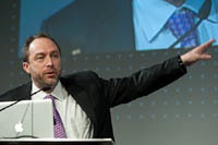 Википедия не собирается подчиняться давлению «слабых и трусливых политиков»