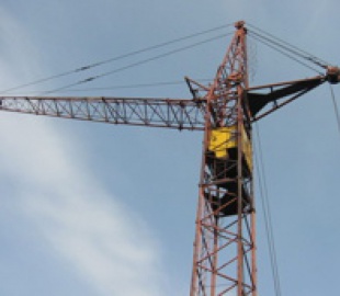 Мужчина, "прогулявшийся" по строительному крану, стал звездой YouTube