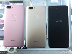 Vivo X20 с узкими рамками на живых фото в трех цветах