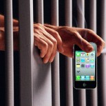 Грузчики украли 16 iPhone