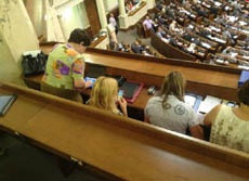 Руководить кнопкодавами решили через iPad? (Фото)