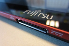 Fujitsu осталась убыточной