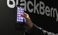 BlackBerry показала слайдер с изогнутыми дисплеем и смартфон Leap