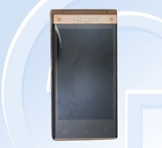 Фото «раскладушки» Samsung W2014 на четырехъядерном Snapdragon 800