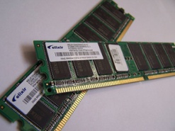 Продажи мобильной DRAM-памяти сократились на 5,2%