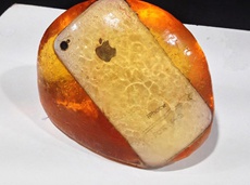 А вы видели iPhone в янтаре?