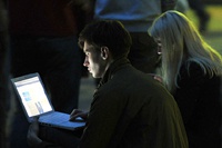 Путин поручил ФСБ не пускать радикалов в соцсети