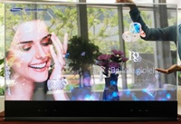 Samsung показала зеркальные и прозрачные экраны