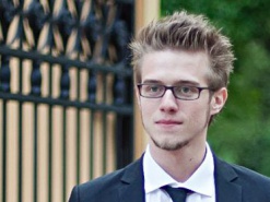 «Новая газета» рассказала о «кремлевских» проектах бывшего пресс-секретаря «ВКонтакте»