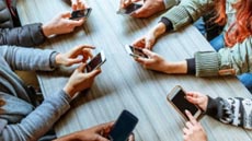 Эксперты назвали самые мощные смартфоны лета