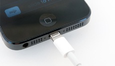 Apple выпустит кабель Lightning с двухсторонним USB-разъемом