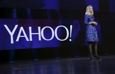 После продажи у Yahoo отберут имя и гендиректора