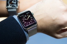 Стали известны характеристики и стоимость дисплея Apple Watch