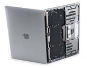 Ноутбук MacBook Pro с панелью Touch Bar практически невозможно отремонтировать