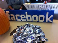 Facebook подчинился властям ЕС