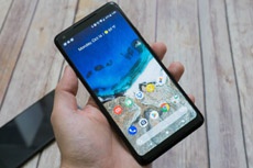 Google забыла установить ОС Android на некоторые смартфоны Pixel 2 XL