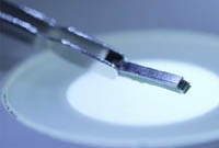 Состояние крови пользователя отследит смартфон при помощи импланта