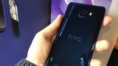 Покупатели HTC U 11 получат переходник для наушников из коробки