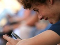 Названа самая sms-зависимая нация в мире   баян