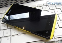 Xenium W6500 - яркий смартфон от Philips