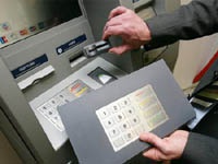 В Украине началась «эпидемия» скиммеров