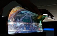 LG показала 18-дюймовый гибкий дисплей